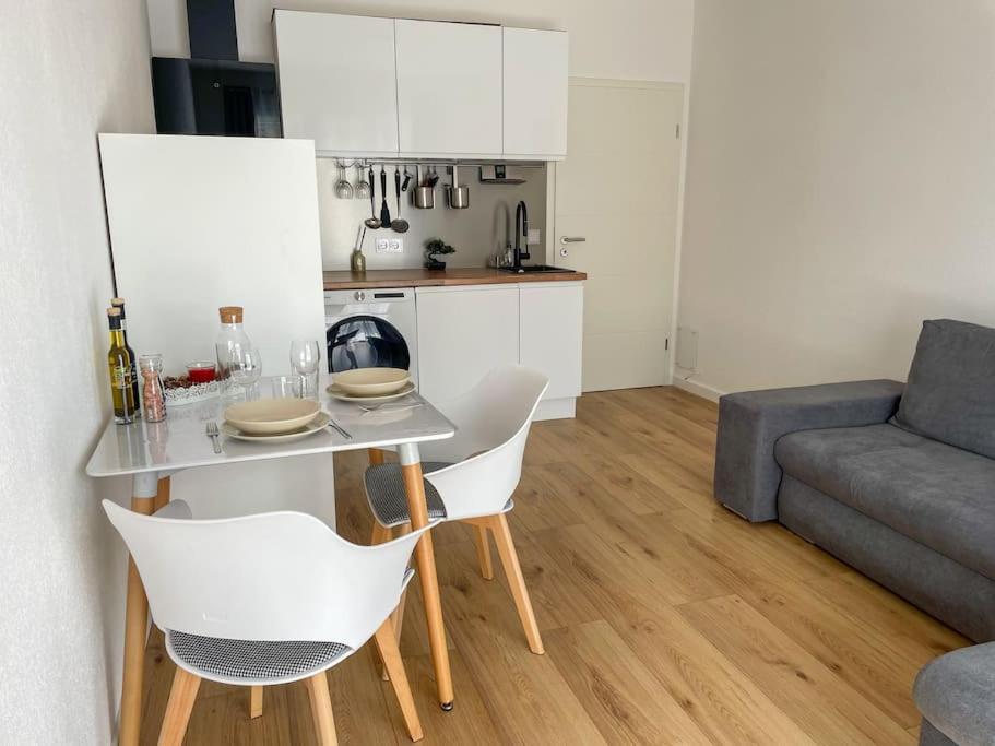 Le Lagon Bleu - Appt Wifi Parking Balcon Apartment